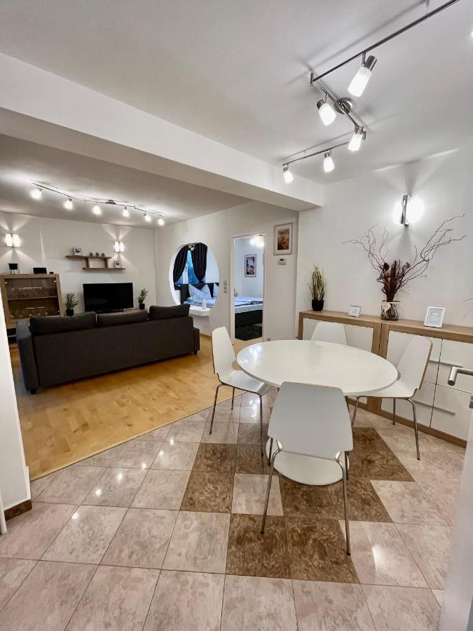 Traum Mit Pool+balkon Appartement Wenen